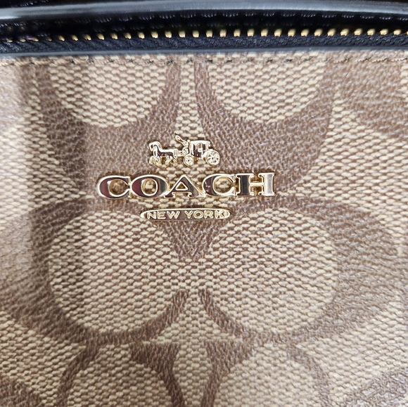 Coach Wrislet - Picture 3 of 11